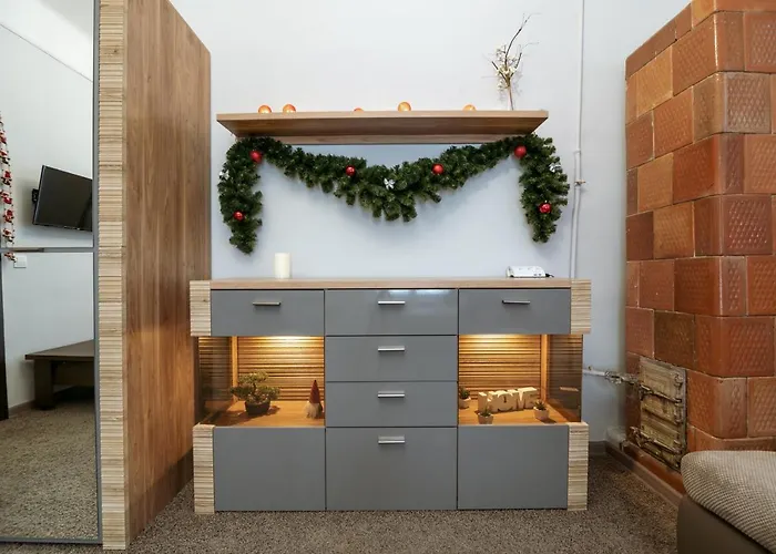 Red & Yellow Mini Διαμέρισμα *