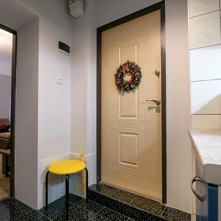 Red & Yellow Mini Apartament Lwów